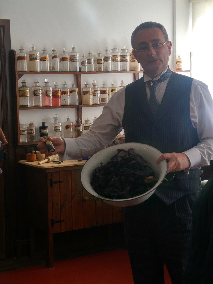 lucyajmmoore's tweet photo. Then an amazing tour of @FolkTransport museum! Learnt about #seaweed for #iodine as irish #ww1 @stuffofwar, went back to school, rode in a charabanc with @CSternberg1 &amp; got free #PeaceBabies https://t.co/Dhe1YEgQzJ
