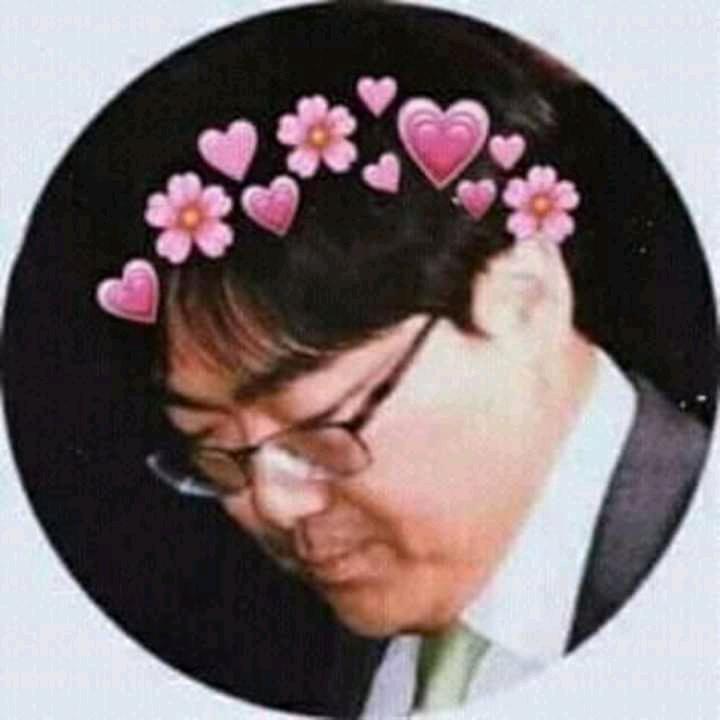 zandyz124's tweet photo. @Viktor63232838 @ari_kas @LaloElizondoTV Pomada para que ?sé que la guardas desde hace tres semanas que decías #Seungri  juraban estaba en la cárcel y el en su casa ,solo te pertenece ATI querida ,ponte más que se ve aún te arde el culo 😹 https://t.co/lbdHZRyzHa