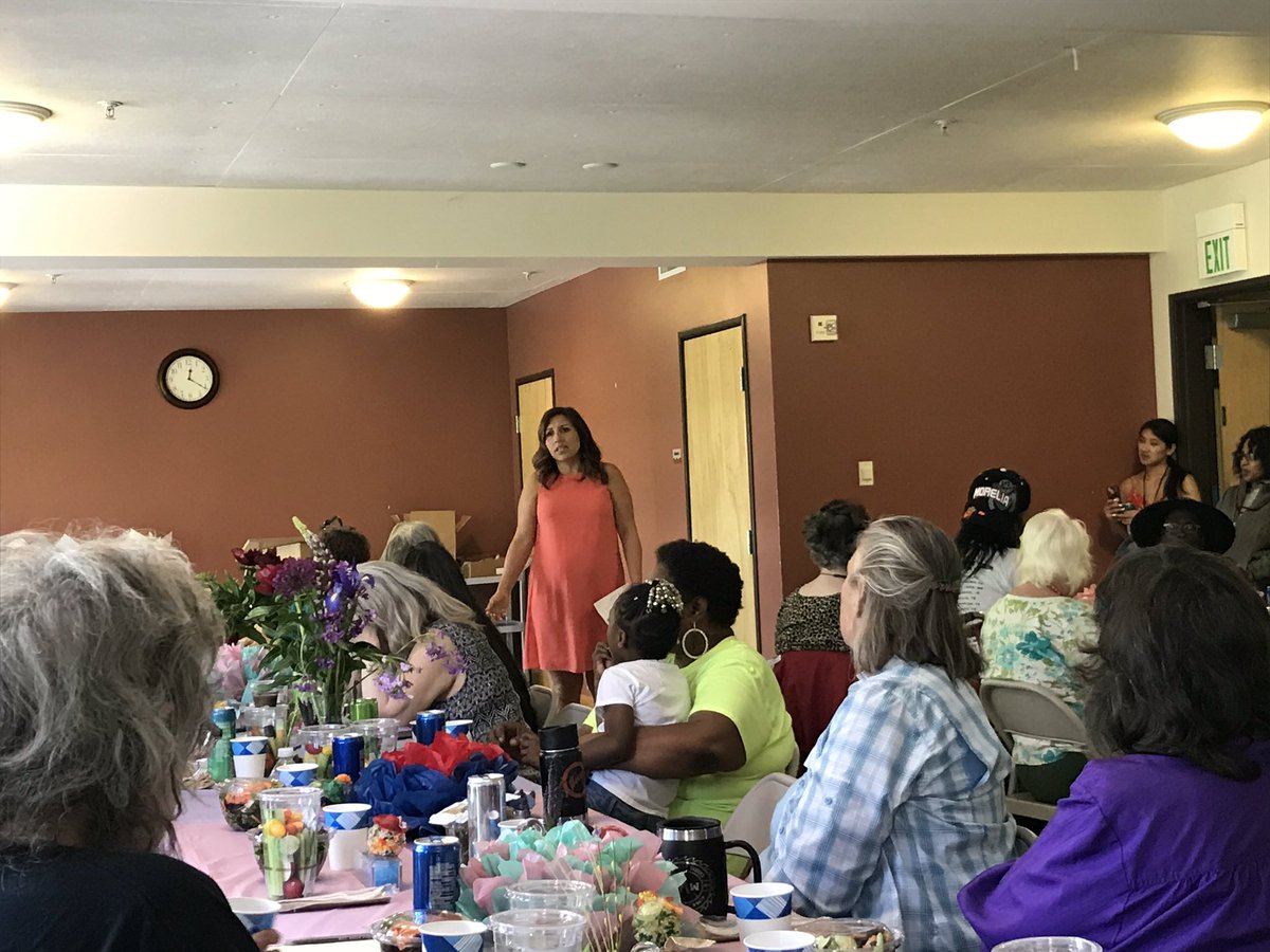 CMTMosqueda's tweet image. Thank you @PlymouthHousing for giving me the honor to speak at your Annual Women’s Luncheon. These women inspire me to continue fighting for affordable housing,childcare, and healthcare! #WhoRunTheWorld #Girls