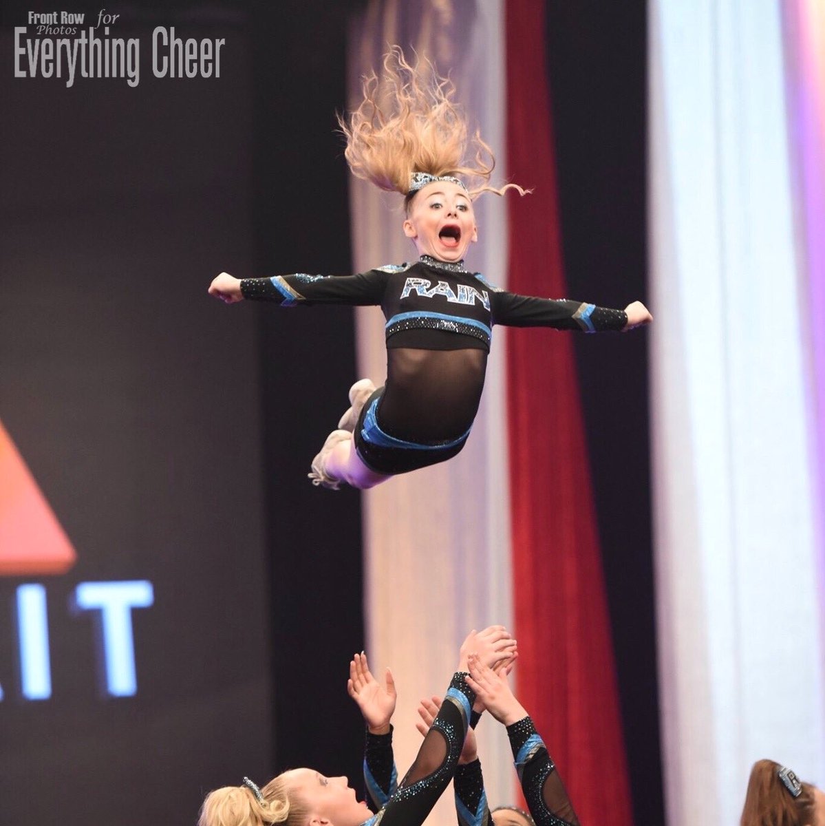 ECMagazine's tweet image. Your Large Junior Restricted 5 Summit silver medalists - Rain Athletics Downpour! 🥈