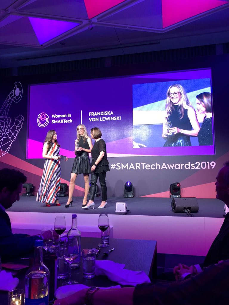 Wernerrama's tweet image. Zweimal #SMARTechAward für @fischerAppelt. @flewinski wird „Women in #SMARTech 2019“ und Pascal Volz gewinnt für die „Innovativste Performance Marketing Idee“ 🙏🏽 #SMARTechAward2019