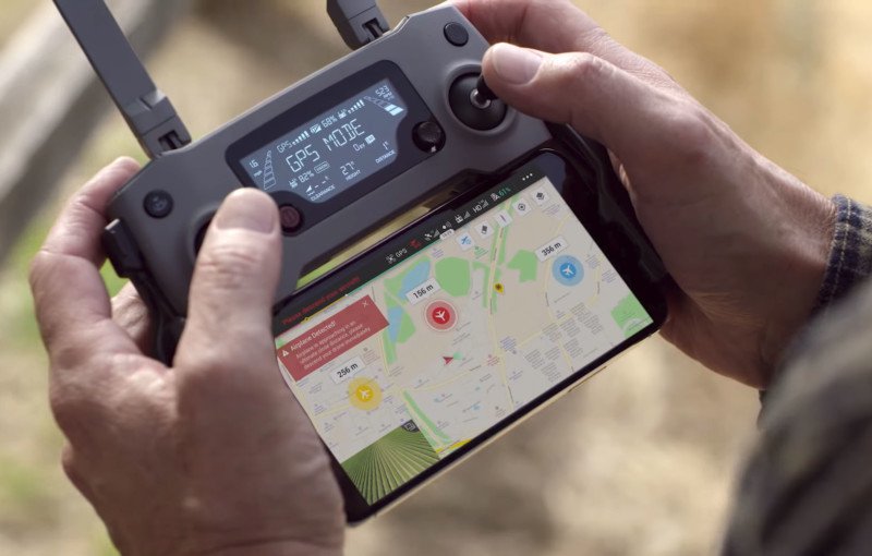 Beginning in 2020, all DJI Drones weighing 250 grams or more will have AirSense transponder technology, so pilots can see what's flying in the skies around them. doddlenews.com/dji-to-update-…