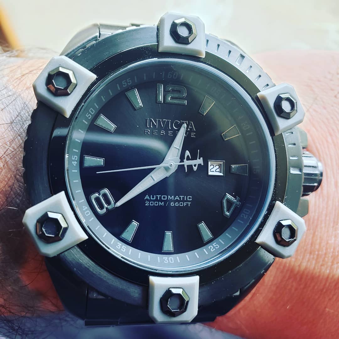TOMMYBIGTIME1's tweet photo. Combat SW200 AUTO on the wrist today!!! #BIGTIMEGANG #bigasswatches #trapvision3d #msbeads #georgiamountainwatches #subscribe #giveaway #freewatch #youtube #tommybigtime #invicta https://t.co/aYi1jclPH3 https://t.co/vBGmvcwwCC