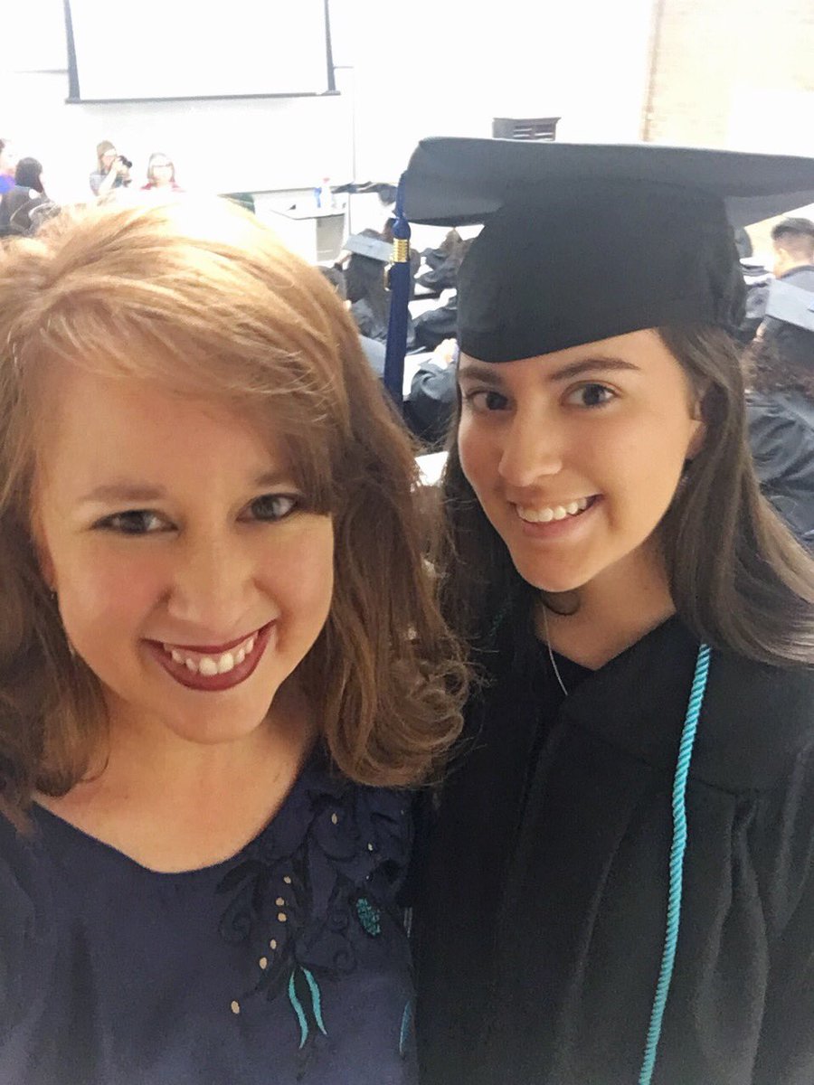 MarissaKubala's tweet photo. We’re ready to graduate! Love all of our #CoastalBendCollege high school students! ♥️🐺🎓 #amazingkids #AliceECHS #smile #GoCoyotes #AssociateDegrees #ProudPrincipal #ProudMom https://t.co/ZsHTPtVlwL