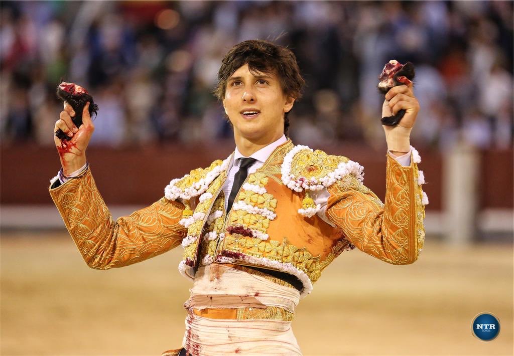 ⭕ ¡Histórica tarde de Roca Rey en Madrid! ¡Dos orejas y Puerta Grande!

El jueves 30 de mayo vuelve a Las Ventas con la corrida de Adolfo Martín. 

🎫¡Estás a tiempo de conseguir las últimas entradas! Haz click aquí para comprarlas: toroticket.com/1224-entradas-…