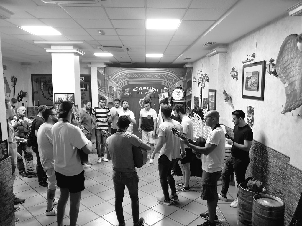 TCarnavalBellav's tweet photo. En estos momentos...
Preparando para el gran homenaje para el Capitán Veneno 

#JuanCarlosAragonEterno 
#HomenajeJCSevilla https://t.co/FkJVU3pT2C