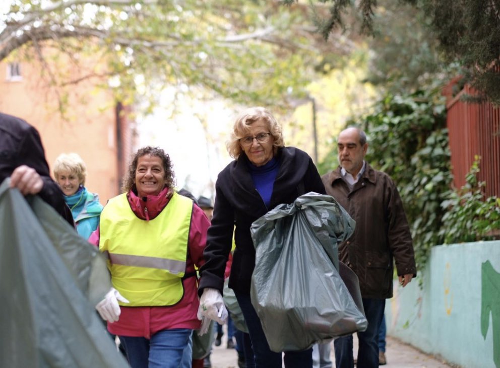 Carla_STMaria's tweet photo. Cuidado niños! Si el domingo no votas, la abuelita lobo se queda! 👵🏼🐺 #ElDebateTelemadrid https://t.co/2QuOEdGSk1