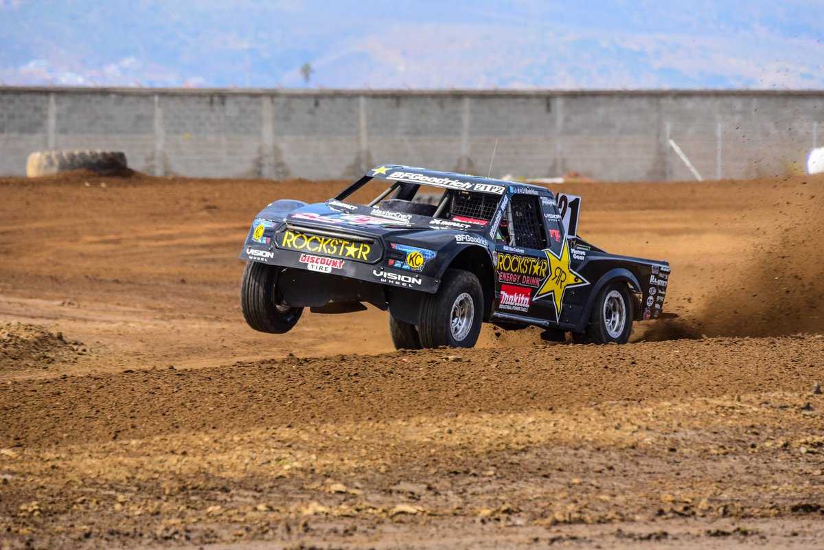 EricMinks's tweet photo. Back from a great race weekend in Mexico. #BajaCalifornia #Ensenada #lucasoiloffroad #RockstarEnergy #21robmac #snmmedia #photolife #esterobeach https://t.co/UPpJg0gS4l