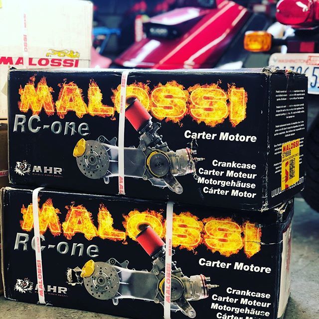 ScooterSwapShop's tweet image. Rc one race engines slowly tricking in from malossi :). You know who to call for the goodies #malossi #rcone #barbersmallbore #zuma #piaggio bit.ly/2HRyVLA