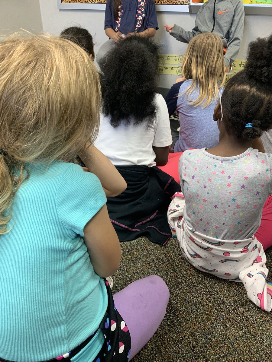 sarahaltman10's tweet photo. Another school-wide activity @SycamoreACSC is when bigger kids visit younger kidsโ classes to discuss โnext yearโ expectations! #easyplanning #kidshelpingkids @OrioleTweets https://t.co/1BN75xFRxa