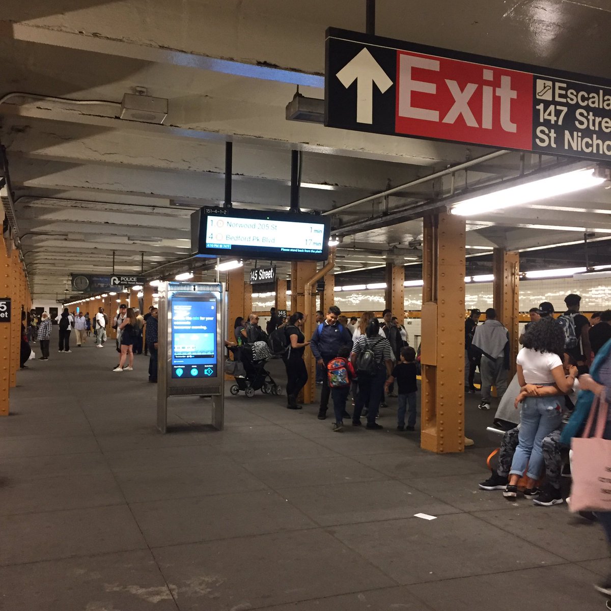 LizRittr's tweet image. WTF @NYCTSubway @MTA @?! The #DTrain is only running every 10-12 min? The #Btrain is only going as far as 145 then going back downtown?! How’s a girl supposed to get to the Bronx?! This some 🐂💩BS right here. 😡🤬🤯🚇 @rubendiazjr @THECITYNY @WashHtsPatch @RepEspaillat