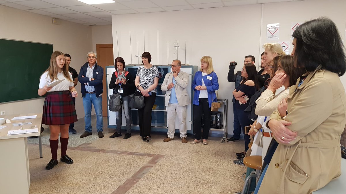 dprovidenciator's tweet photo. Hoy hemos disfrutado de la visita de docentes del Proyecto Erasmus+, compartiendo con ellos las experiencias educativas innovadoras que llevamos a cabo en @dprovidenciator 

#VR #AR #gamification #GBL #drones @cfievalladolid @ISFECAquitaine https://t.co/fVS6swh638