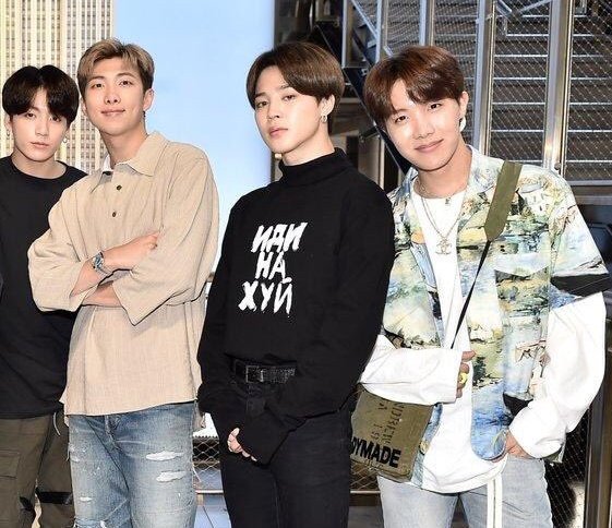 чимин иди на худи. толстовка бтс чимин. кофта чимина. чимин стиль. бтс кофта чимина.