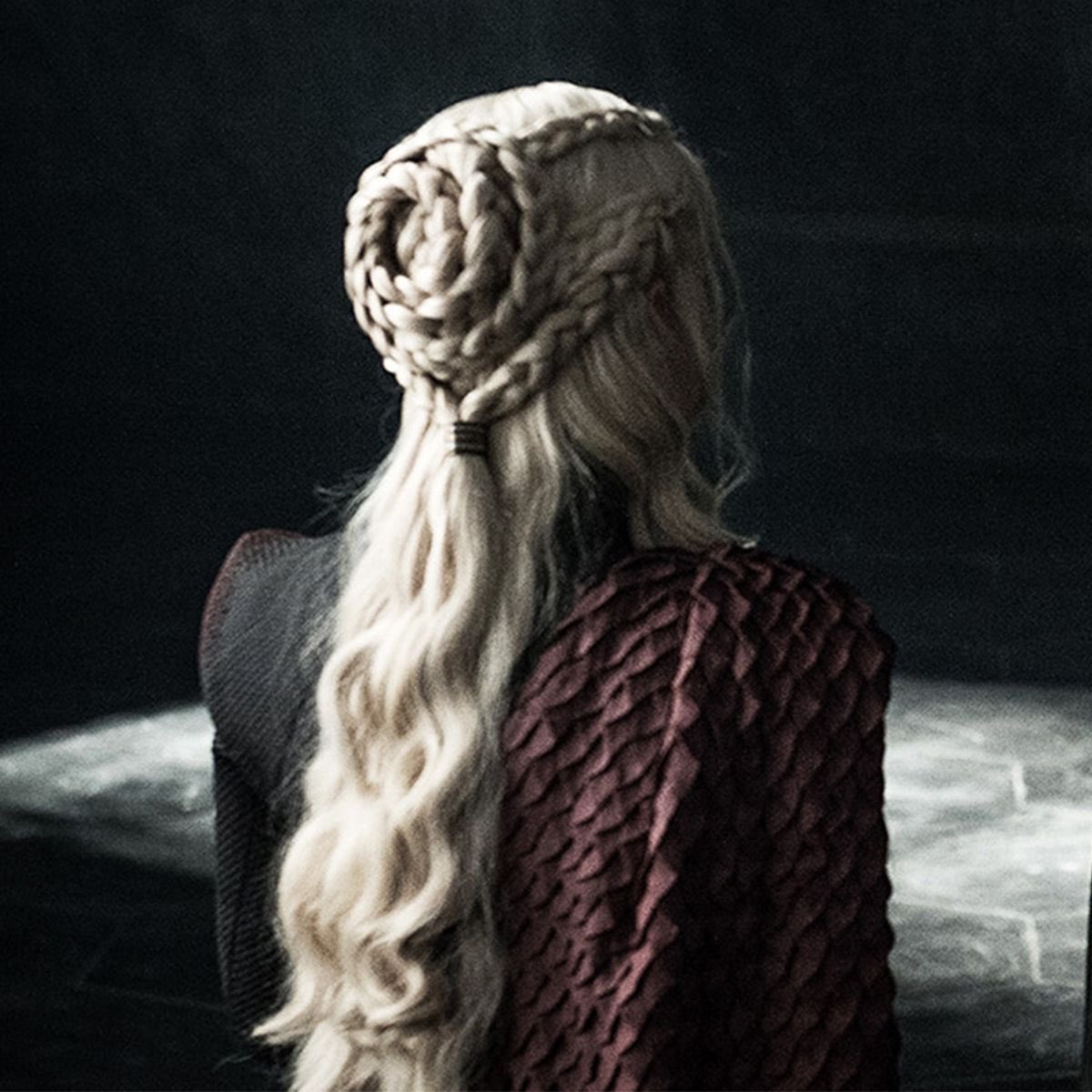mischiefseries's tweet photo. Daenerys’ braids, that’s it, that’s the tweet https://t.co/4Dmzu1c9KD