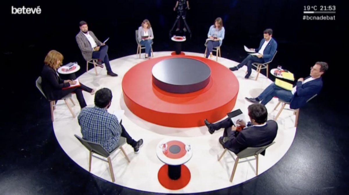 pscbarcelona's tweet photo. 🗣️@laiabonetrull: "Hem d'afrontar la problemàtica del canvi climàtic des de les institucions, amb mesures i programes compromesos amb el medi ambient, perquè la crisi climàtica ja la tenim aquí". #bcnadebat https://t.co/IZhoazSYUX