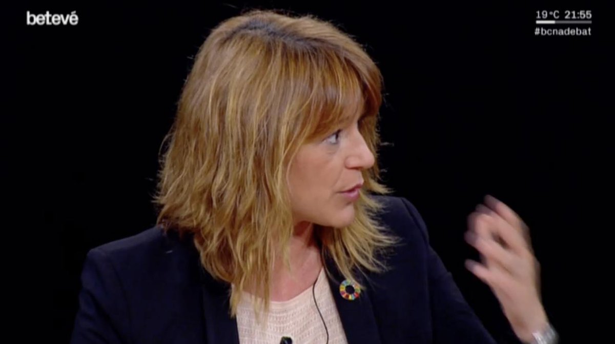 pscbarcelona's tweet photo. 🗣️@laiabonetrull: "Demanem a la Generalitat el desplegament de la Llei del canvi climàtic del 2017. Han passat 2 anys i no s'ha fet. Els socialistes reivindiquem un enfocament integral de les emissions, no només centrat en els vehicles contaminants". #bcnadebat https://t.co/njB7l57e5d
