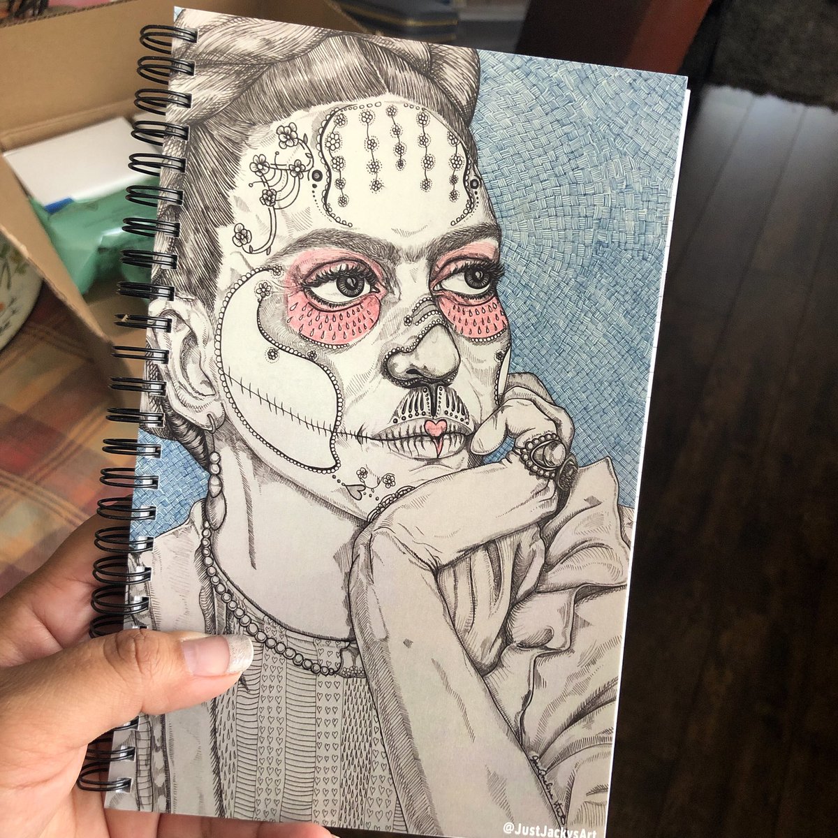 She legit cane out gorgeous af 🥰🥰🥰 #notebook #designernotebook #frida #frieda #fridakahlo #friedakahlo #kahlo #paper #chicana #chicanaart #chicanx #chicanxart #chicanxartist #chicanaartist #xicana #xicanaart #xicanaartist #chicano #chicanoart #chicanoartist #momart #momartist