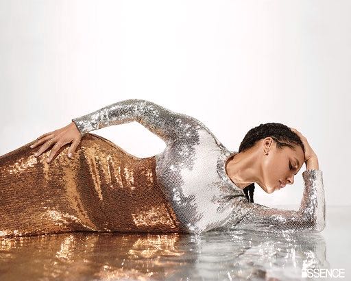 aliciakeys's tweet photo. I was always very humble. I’ve had to learn to not confuse humility with not valuing my own worth. It’s a process. You’ve got to be careful, because you have to make sure that you’re demanding what you deserve. 🙏🏽 Check my IG story for the article or go get it 💥on stands now 💜 https://t.co/Nd6S7sVQid