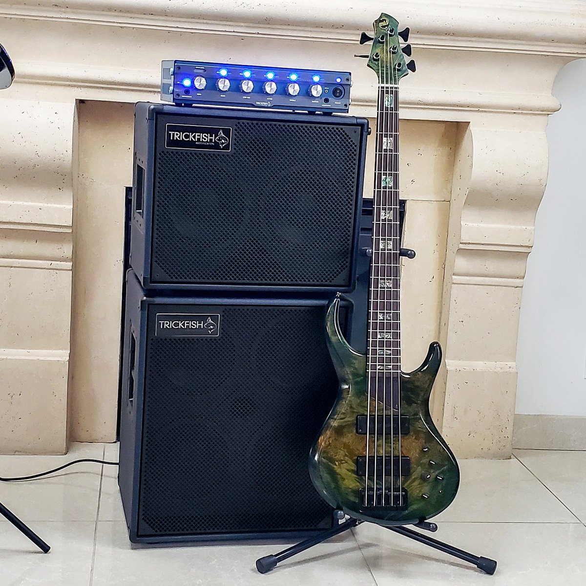 TrickfishAmps's tweet photo. Some sexy bass gear today from the Trickfish photo studio - the Bullhead 1K, TF208 and TF408 along with an MTD 535!
#trickfish #trickfishamps #bass #bassgear #bullhead1k #tf208 #tf408 #mtd https://t.co/yAXX6PJoK8