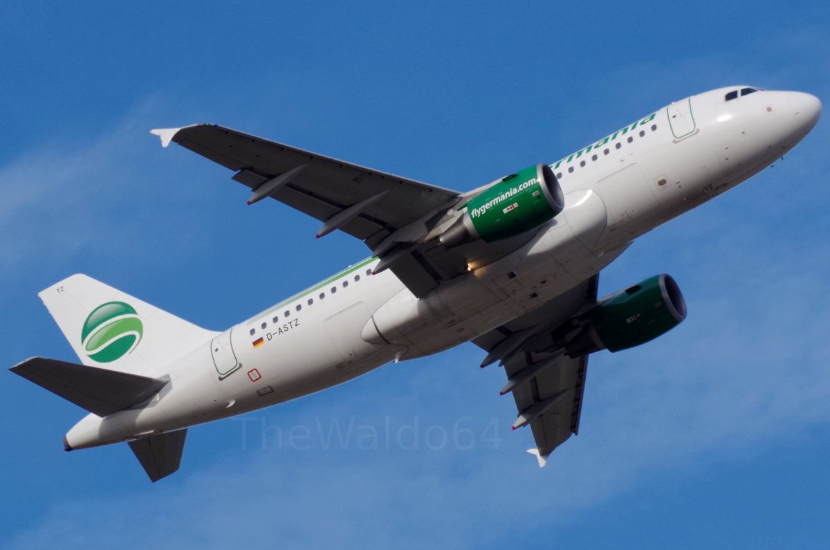 TheWaldo64's tweet photo. Vuelo #FlyGermania 6655 volando hacia Hamburgo después de despegar de la pista 19.
🗓️21 de mayo de 2017 en el Aeropuerto de Menorca (#LEMH MAH)
✈️#Airbus #A319-112
🇩🇪D-ASTZ (Construido en 2007), fuera de servicio desde la quiebra de la aerolínea en febrero de este año. https://t.co/Jt3kBZQbmg