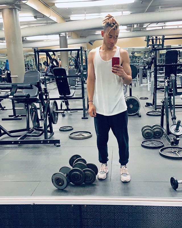 SoyDavidLegend's tweet photo. Vine hasta el gym solo pa’ sacarme esta foto 😜🤘🏻🏋🏼‍♂️🙄😅🤳🏻🤷🏼‍♂️ https://t.co/cJW4FR3Lt4 https://t.co/aGFlWgoYAz