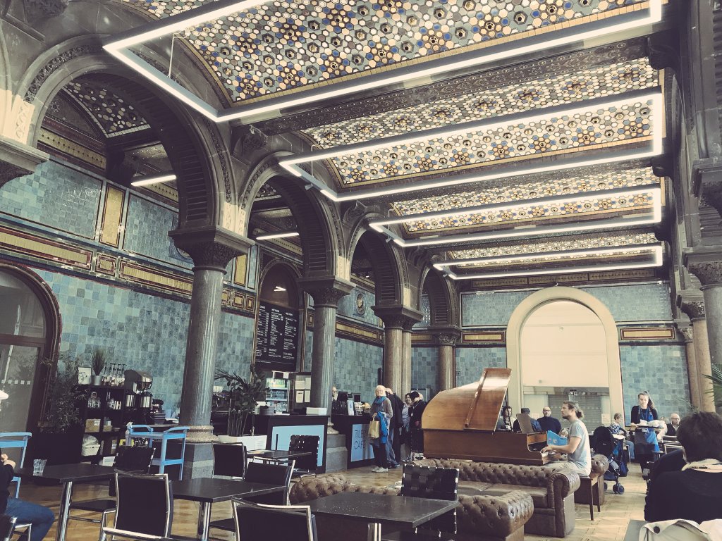 LindaGunn3's tweet photo. @leedspiano hello.. just a little thank you for the intro to Melvin @besbrodepianos 
We have a beautiful new addition to The Tiled Hall Cafe 
A celebratory coffee soon ☺ https://t.co/iXnxZQ2CCP