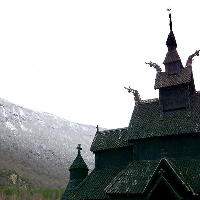 CompassCalling's tweet image. One of the neatest things about travel is that it can really stretch your sense of time and place. It’s always humbling to think about how many people walked the same steps at an historic site. .
.
In the US, 100 years is “old!” But that’s not even a dro… bit.ly/2YG3jz5