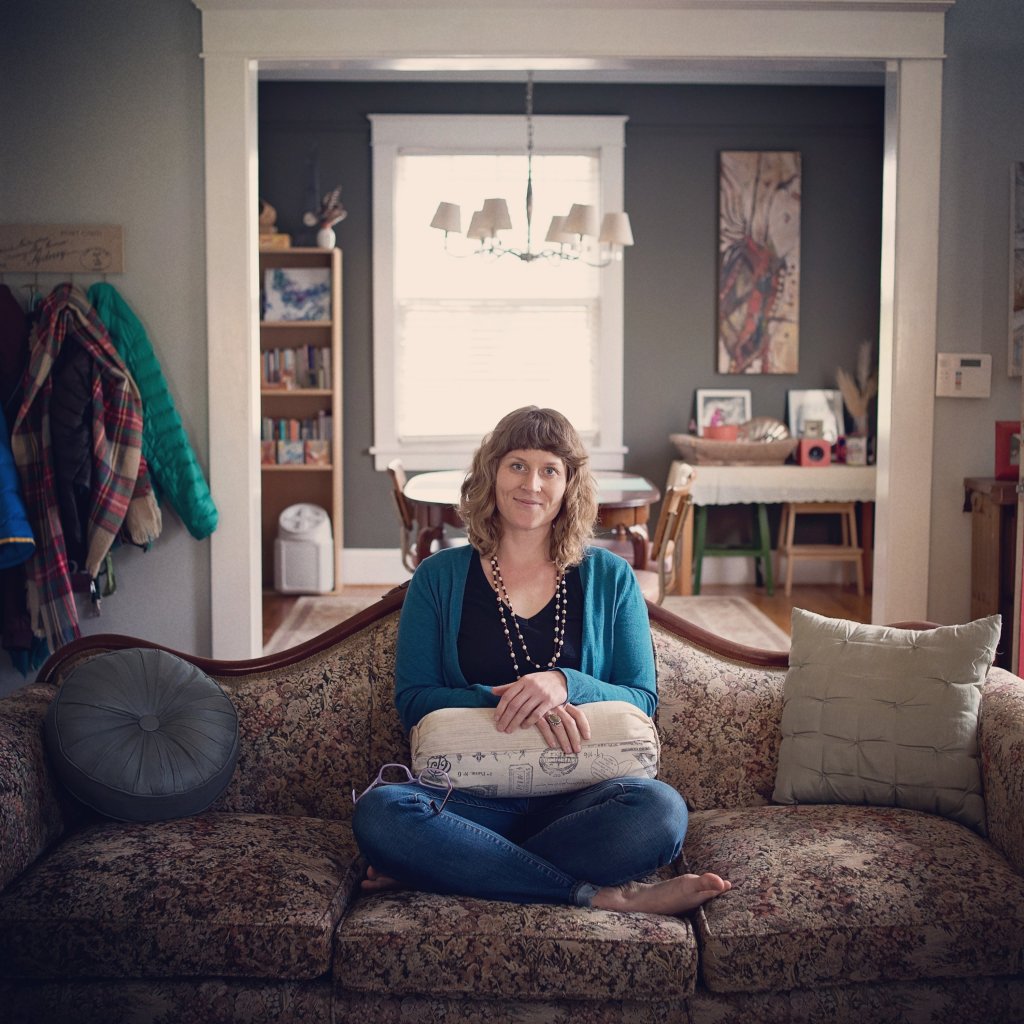 A Therapist and Her Skoolie: Lifestyle Design and Embracing the Road andreashipley.wordpress.com/2019/05/22/a-t…