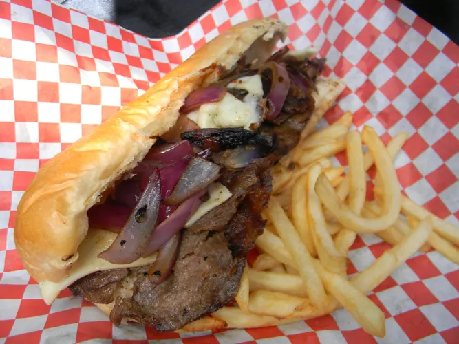 Calis_Flaming's tweet photo. Tag someone and say nothing 🤤🌭

#CalisFlamingGrill #Foodie #TagaFriend https://t.co/P6yKFraqWi