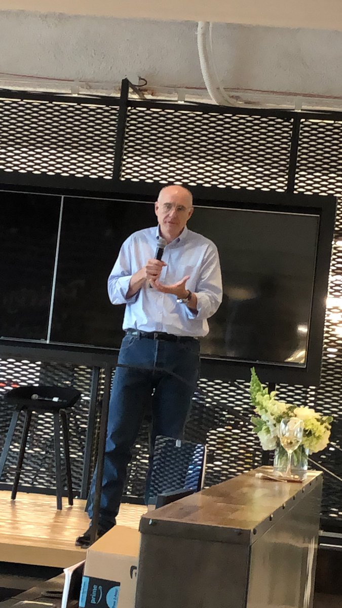Melanie_Corn's tweet photo. Hiring designers, introducing a culture of design thinking and rapid prototyping β that was the key to transforming IBM. From @philgilbertsr speaking at #IBMdesignsummit here in Columbus. Yes!! https://t.co/NyxSttnd17