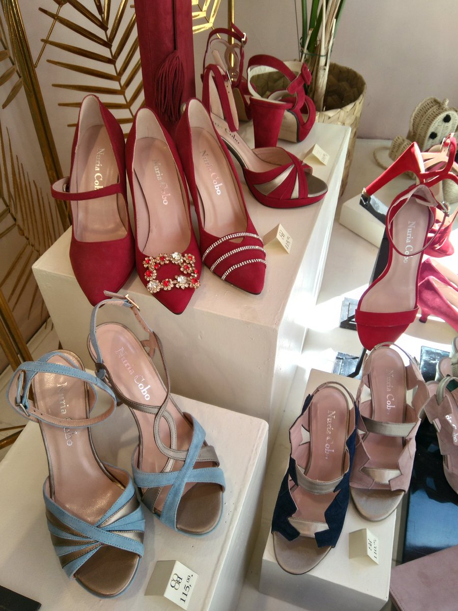 NuriaCobo1's tweet photo. Un trocito de mi escaparate para desearos #buenasnoches 
Tienda online: https://t.co/eVdtZE7dwJ 
#NuriaCobo #NuriaCoboZapatos #zapatosdefiesta #zapatosdenovia #zapatosdeboda #zapatosdeinvitada #invitadaperfecta #invitadaideal #bridalshoes #weddingshoes #niceshoes #leathershoes https://t.co/ebExlfrjKx