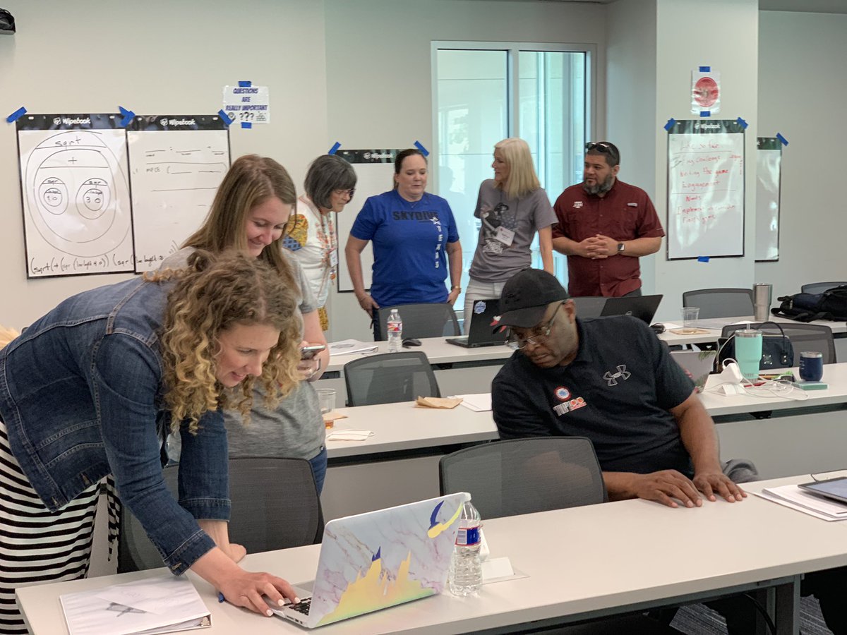 mathematic_AL's tweet image. Always fun leading PD sessions... Extra fun when you get to present with @edcampOSjr  ... The synergy was amazing and the teachers are ready to implement @Bootstrapworld in their districts! Can’t wait until the next one! #BootstrapCS  #CS4TX @Wipebook