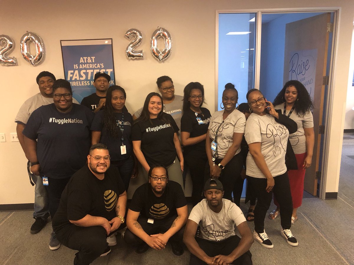 SalNegronMSS's tweet photo. Team Salutations We got the AT&amp;T spirit @CerritosPride @loo_lewis @carawfields @anthonyetuggle @edenley1 @IamJosephL #CerritosPride #TuggeleNation https://t.co/Lg3JjVo1hE