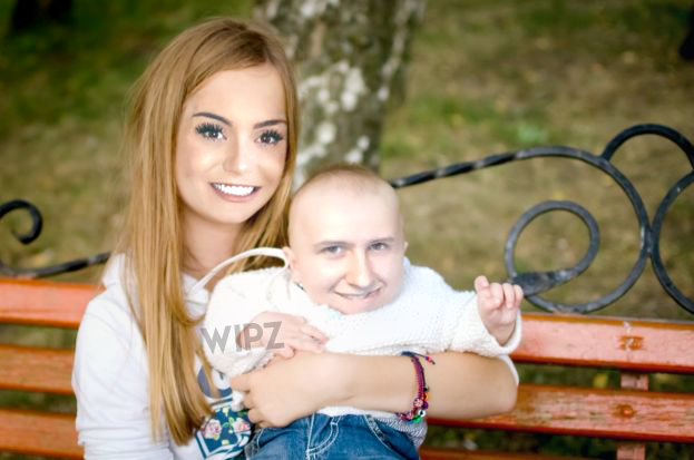 Wipz's tweet photo. Leaked picture of @Symfuhny and @xbrookeabx on their first date 😱😱😱 https://t.co/sS0u4nIeex