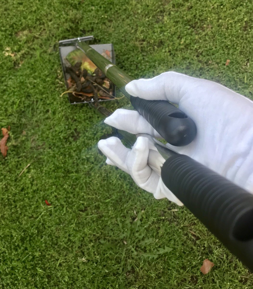 mattresstagging's tweet photo. Okay so I definitely feel a little fancier, but otherwise not much different since MY HANDS ARE NEVER NEAR THE POOP ANYWAY 😂 #isntthatthepoint https://t.co/JTHdTmDyl5