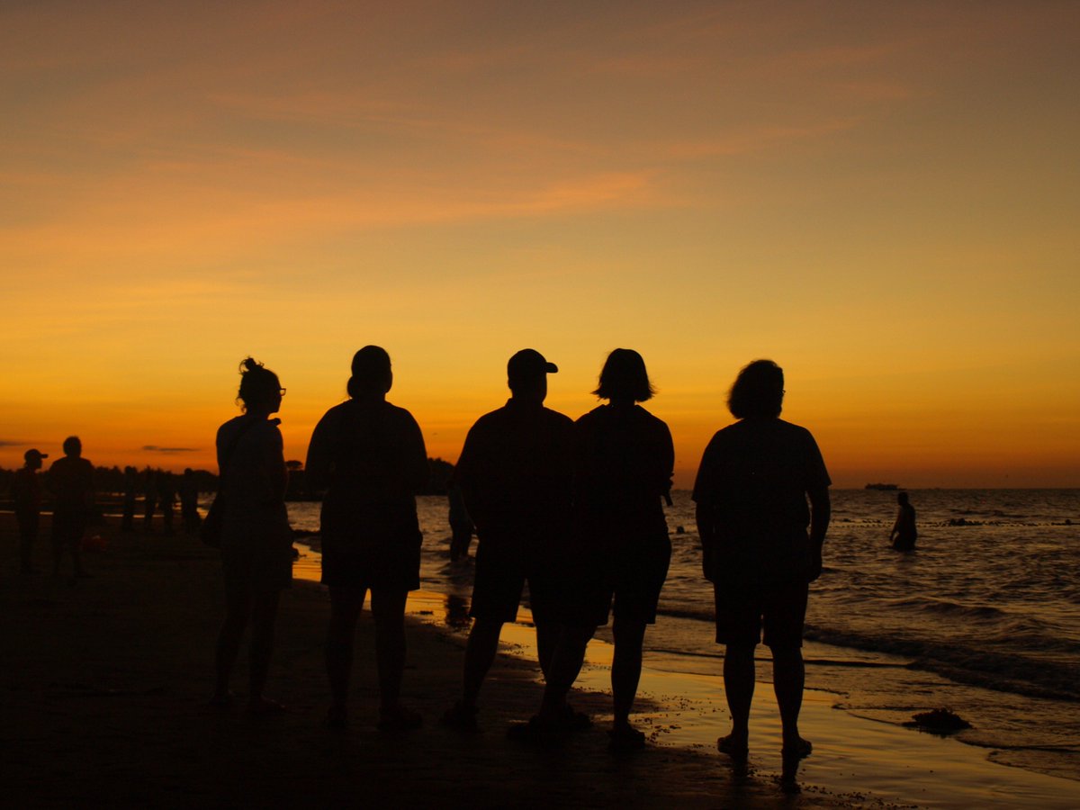 KevinDBeattie's tweet photo. Sunset #BaybayBeach #Philippines2019 @canadianbaptist SENT Team @MichaelDWaddell @gracemembaptist https://t.co/3f1fEk8LUY