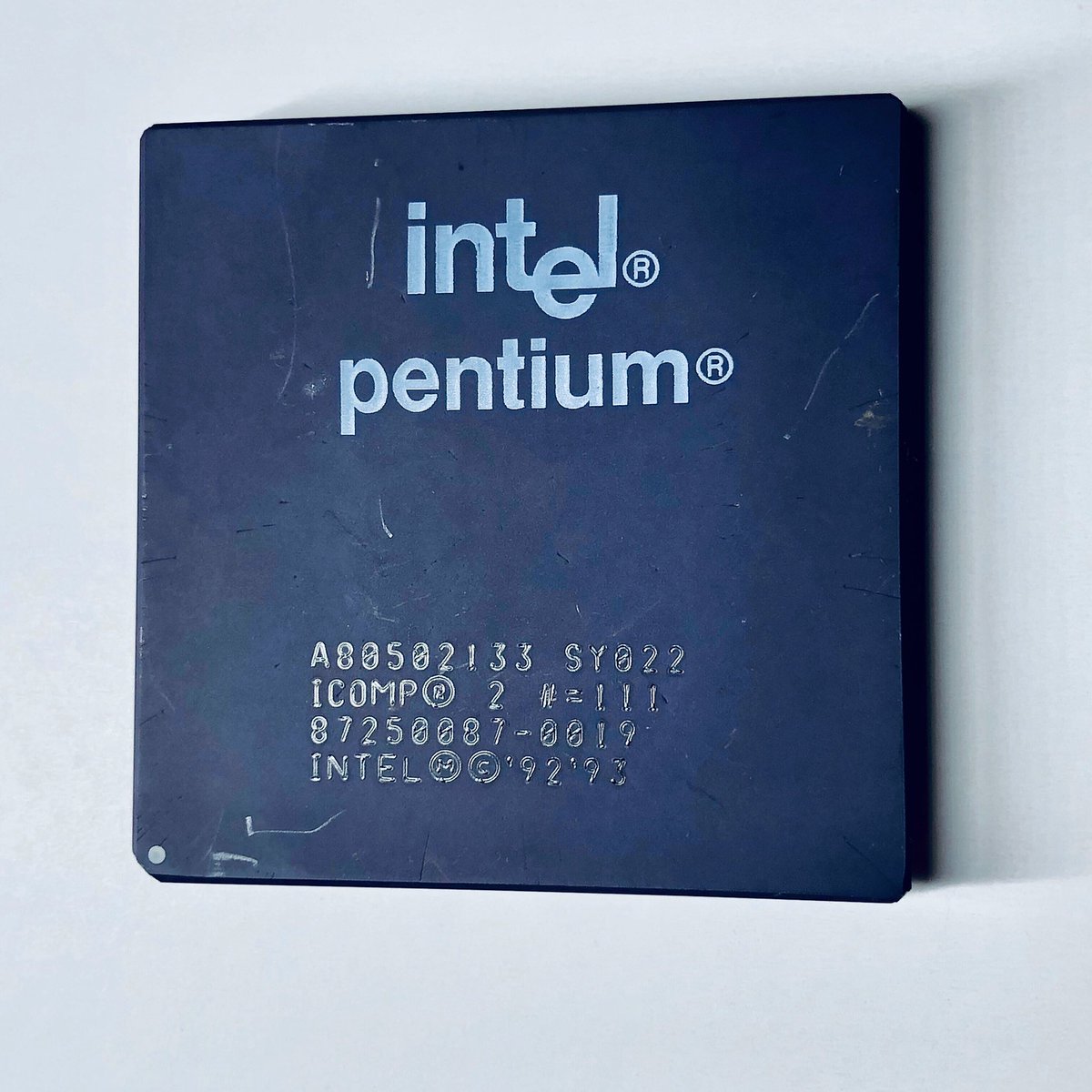 TechOldschool's tweet photo. The intel Pentium 133 (P54CS) was a great processor. I remember building a pentium 133 machine at work and buying it at cost. #RetroPC #RetroComputer #PentiumCPU #intel #OldSchoolTech #intelpentium #retrocomputing #intelinside #Pentium133 #CPUhistory #technologyhistorian https://t.co/Dg133IXncQ