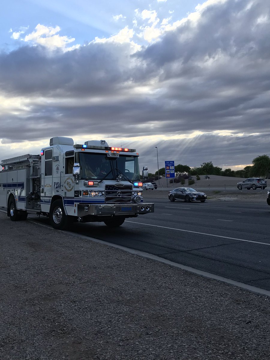 _SWAG_hockey's tweet photo. @ryanwhitney6 @BizNasty2point0 just the boys doing work on the freeway and notice the clouds..... #Crepuscular #E254 #QuadSquad https://t.co/DP1XSSJEUZ
