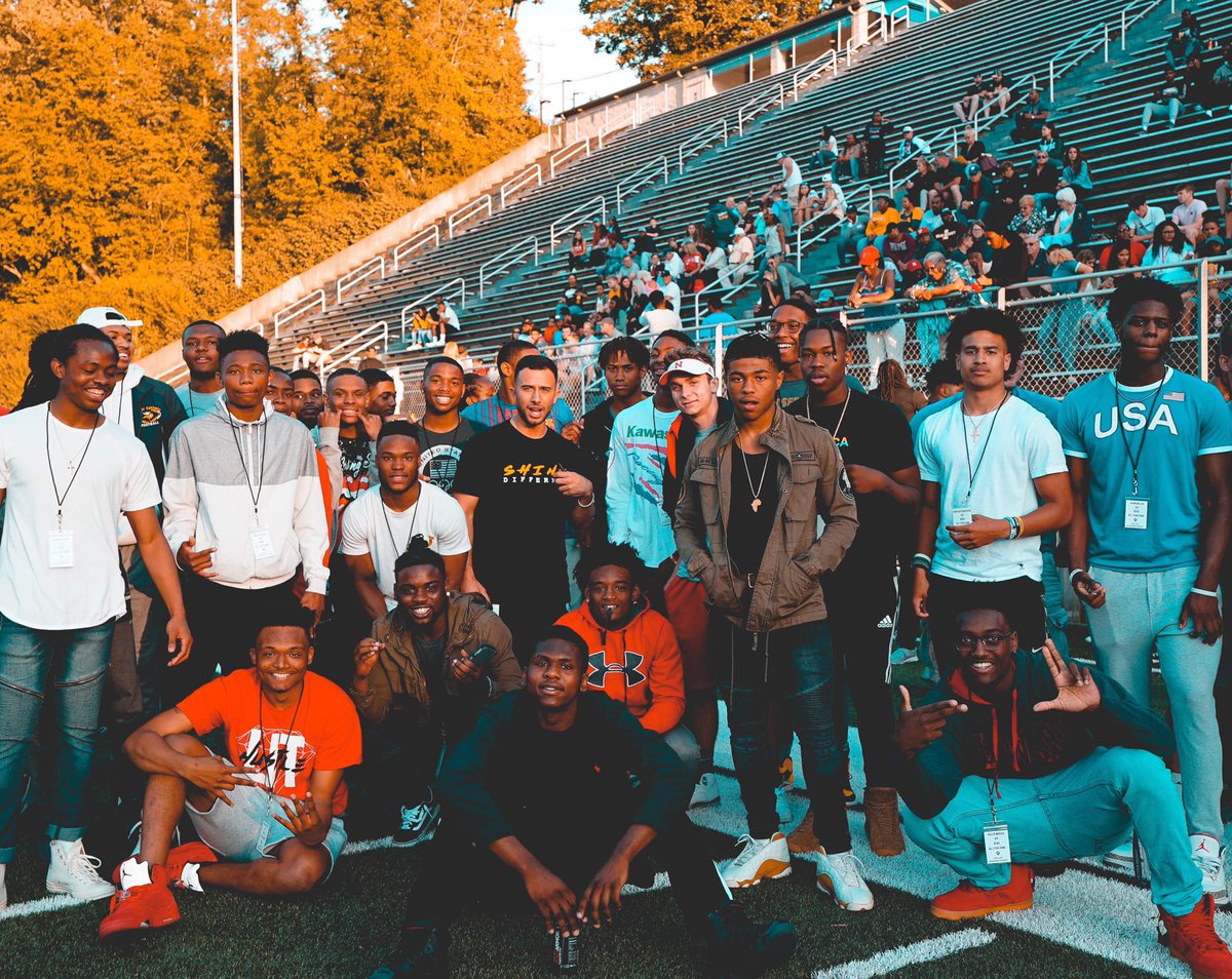 jordonr's tweet photo. The NFBD All Star Game is next Sunday, June 2nd 7:30 PM at Cupples Stadium.

This year we are giving out 100 field passes to “Athletes of Influence” that play any sport 💼.

Apply here: https://t.co/QQaGFpP9Sw https://t.co/gOzeif5CDq