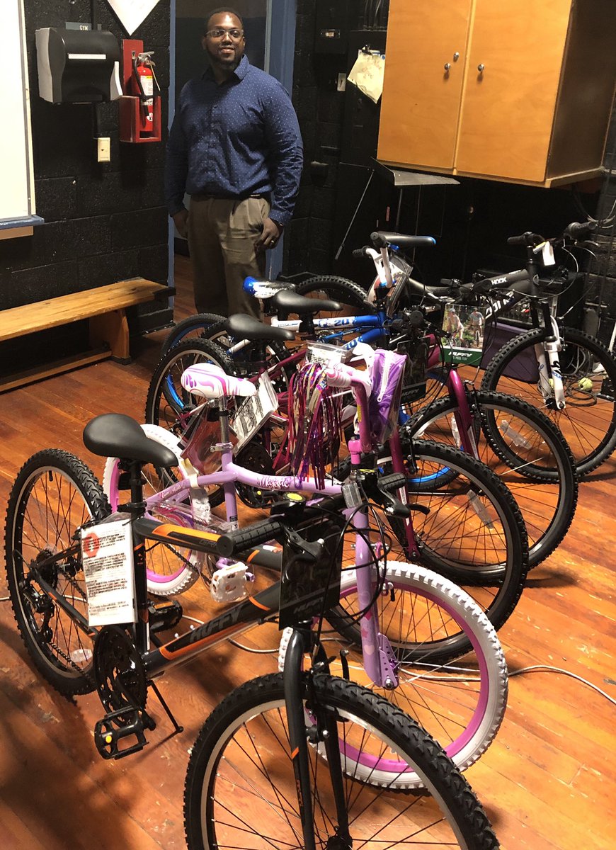 SpikesT1995's tweet photo. Thank you Petie Wilson with @StateFarm for sponsoring the bikes for our Chilhowee students with perfect attendance for the whole school year. 80% of success is showing up.🤗#goodneighbor #communitypartnersarevital #6students #thankyouforsayingyes #wearethankful https://t.co/BFM2Y5IVe6