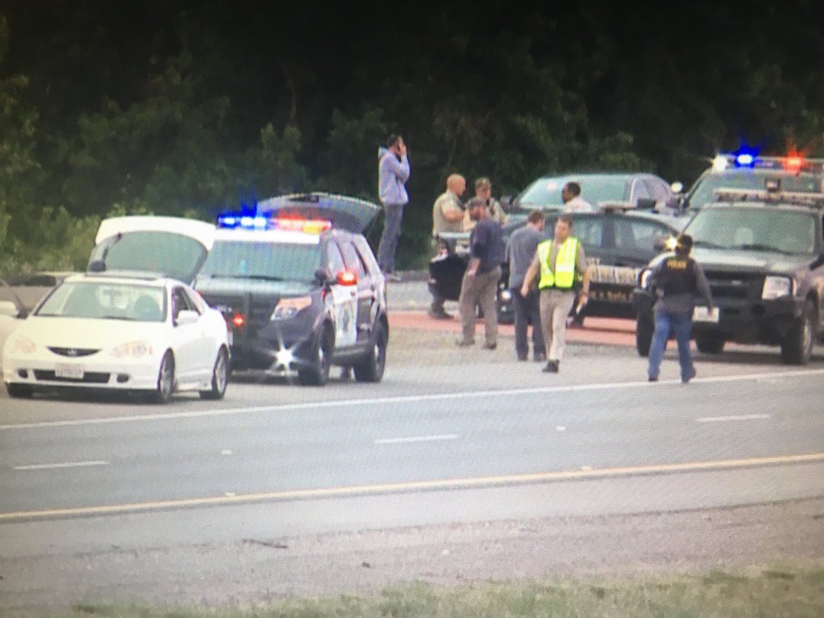 916JT's tweet photo. Shooting on highway in Plumas Lake (Yuba County). All lanes of SB Hwy-70 closed. @CBSSacramento https://t.co/6D6215mQ0C
