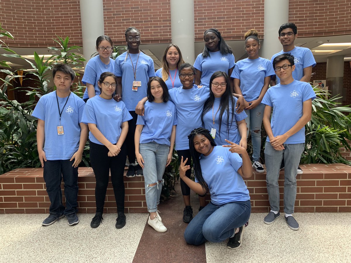 AnaviCoronado's tweet photo. @JamesBowieIBDP students are ready for the Chemistry test! @JamesBowieHS #JoinIB #Success #family https://t.co/8HYUX6aP5R