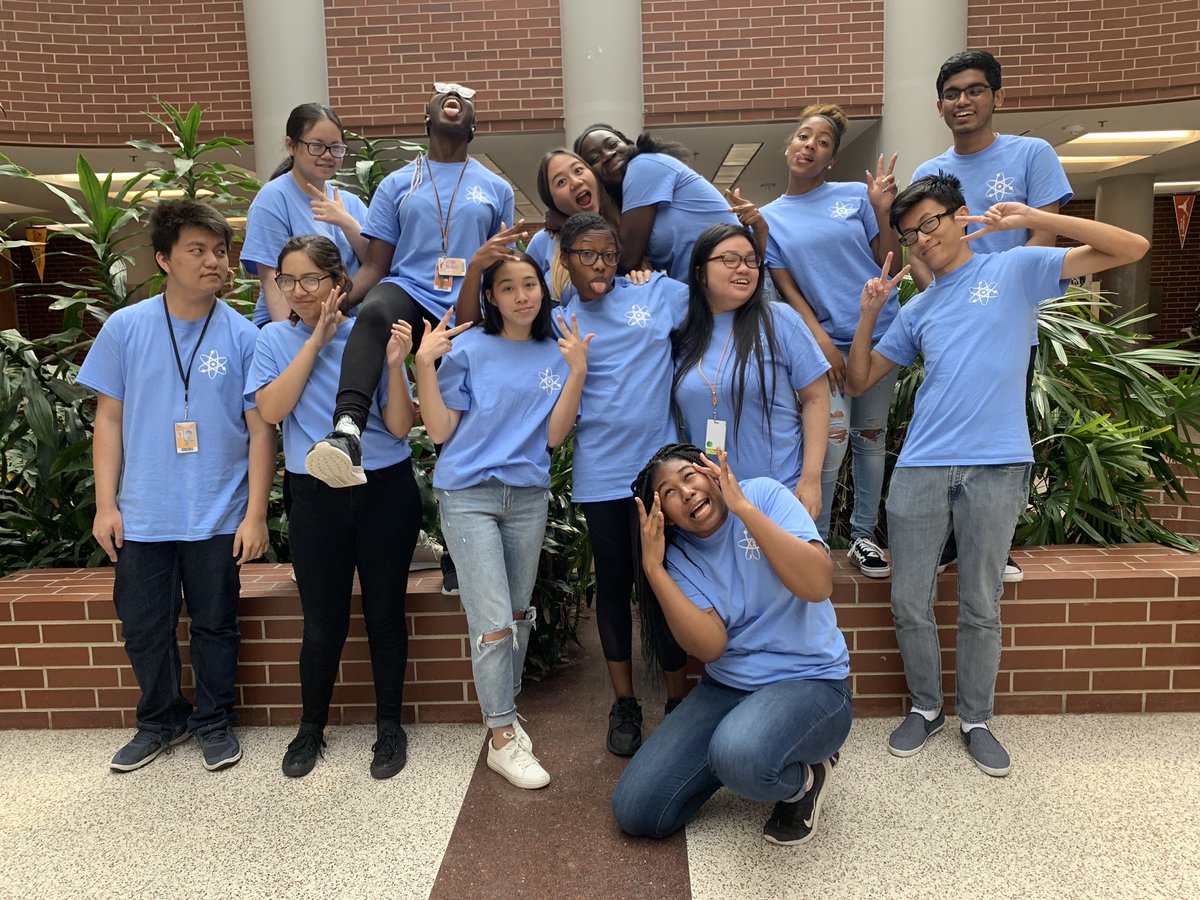 AnaviCoronado's tweet photo. @JamesBowieIBDP students are ready for the Chemistry test! @JamesBowieHS #JoinIB #Success #family https://t.co/8HYUX6aP5R