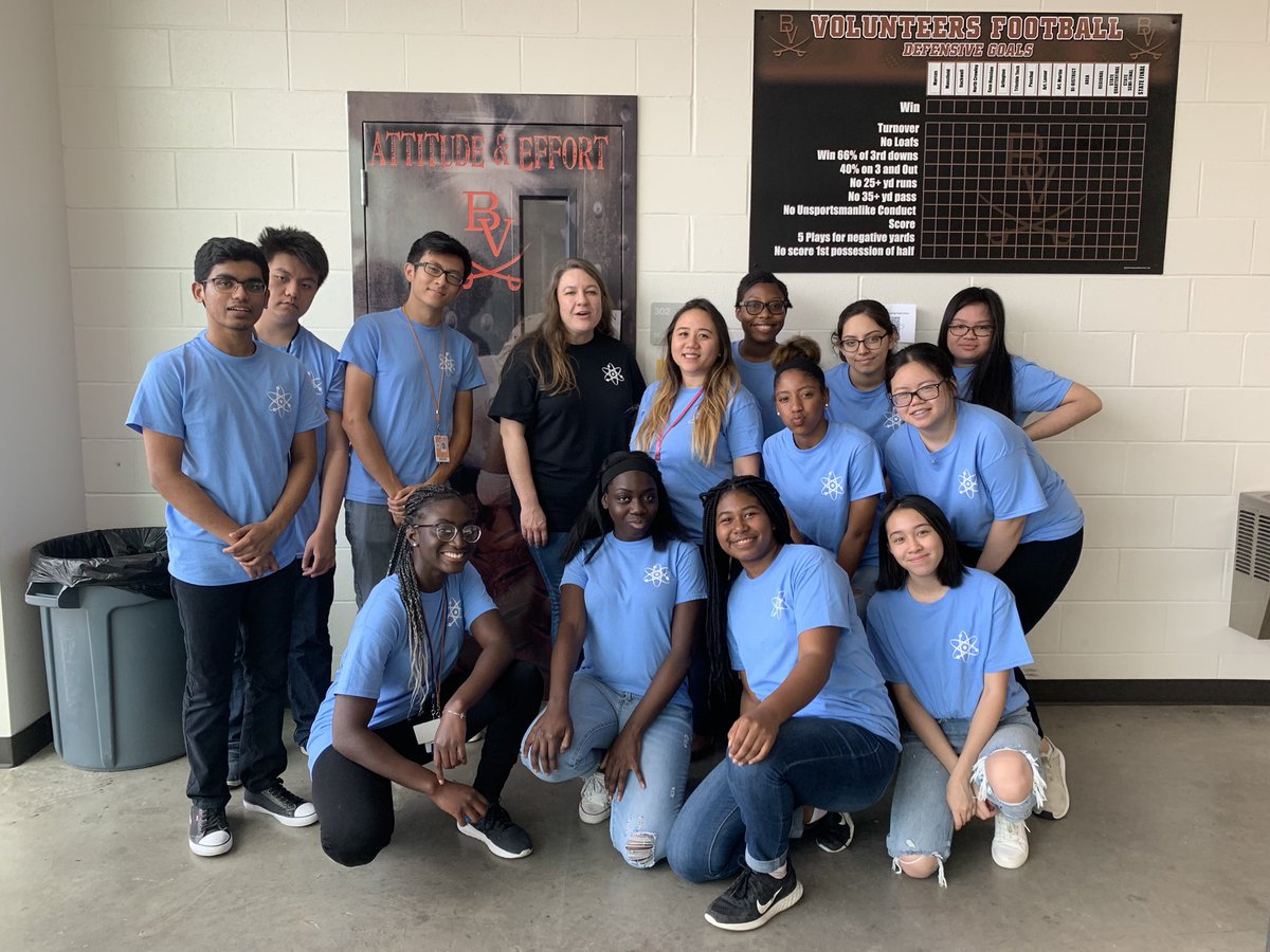 AnaviCoronado's tweet photo. @JamesBowieIBDP students are ready for the Chemistry test! @JamesBowieHS #JoinIB #Success #family https://t.co/8HYUX6aP5R