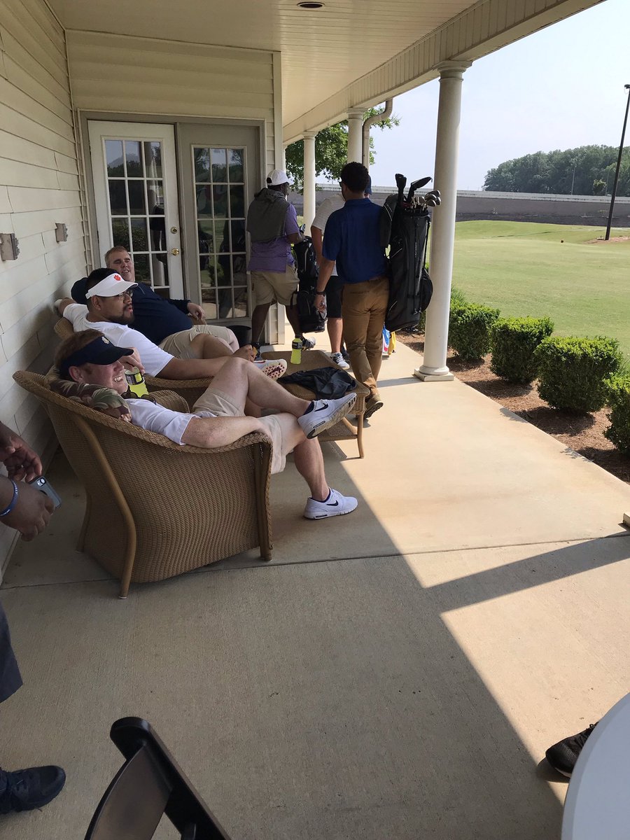 FurmanEquip's tweet photo. Fun afternoon out at Crosswinds Par 3 Golf. I think most of will stick to our day jobs.
#SoConEquip https://t.co/zUSBUDvUT8