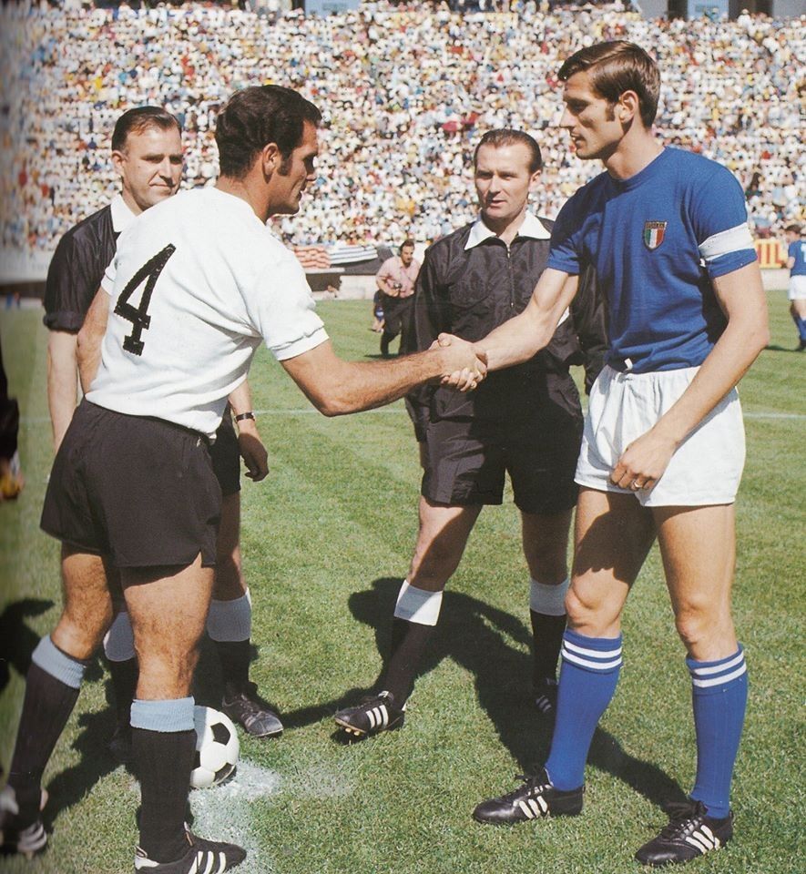 FOTOS HISTORICAS O CHULAS DE FUTBOL - Página 9 D7NBvKbXkAU6iE_