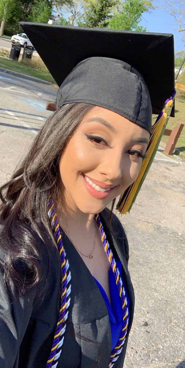 yissellxo's tweet image. Class of 2019 🎉🎓
B.S in Health Sciences and a minor in Human Development and Family #firstgenerationgraduate #cumlaude