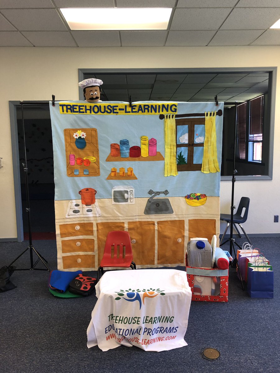 Treehouselearn3's tweet image. Our funny chef is excited teaching the children about the food groups. #kids #HealthyLiving