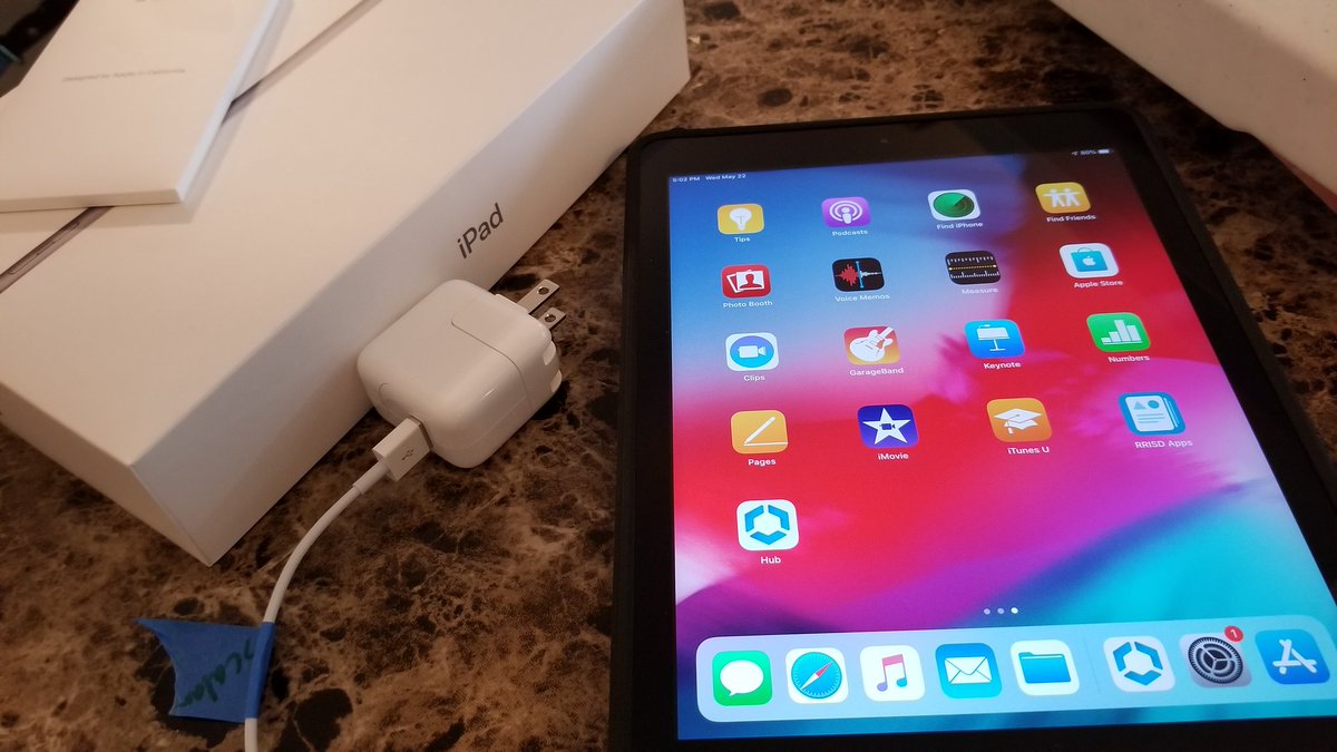 ScalanArtRoom's tweet photo. Soooo excited about my new teacher iPad &amp; student iPads! Thank you RR residents for your support of the Fine Arts! Thank you to our amazing district who supports us w/ current tech!  @rrisdfinearts @rrisdart @RoundRockISD @RRISDTech @sfloresRRISD https://t.co/fbOqC2zX4N