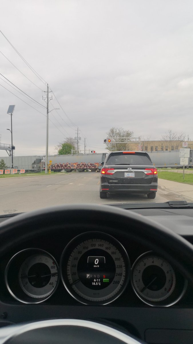 elevatordon's tweet photo. @ldnonttrain , fist pump to your effectiveness of blocking half the city from the other half at any given moment
#ldnontproblems
#LdnOnt https://t.co/I06qqor8Hr